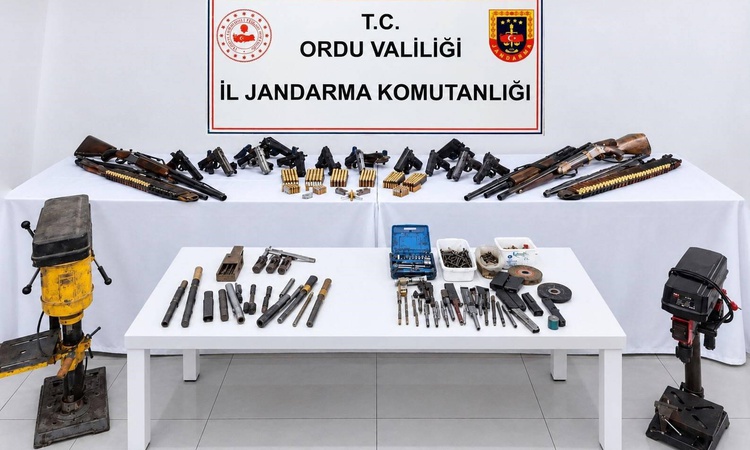 Ordu Ulubey'de silah kaçakçılığı operasyonunda 2 şüpheli yakalandı, 10 tabanca çıktı