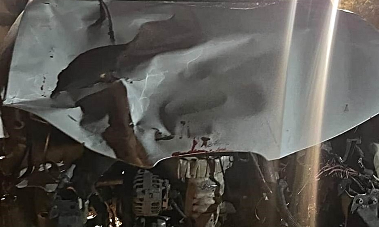 Otomobil yol kenarında yürüyen gençlere çarptı: 1 ölü, 2 yaralı: Gelişmeler Takip Ediliyor