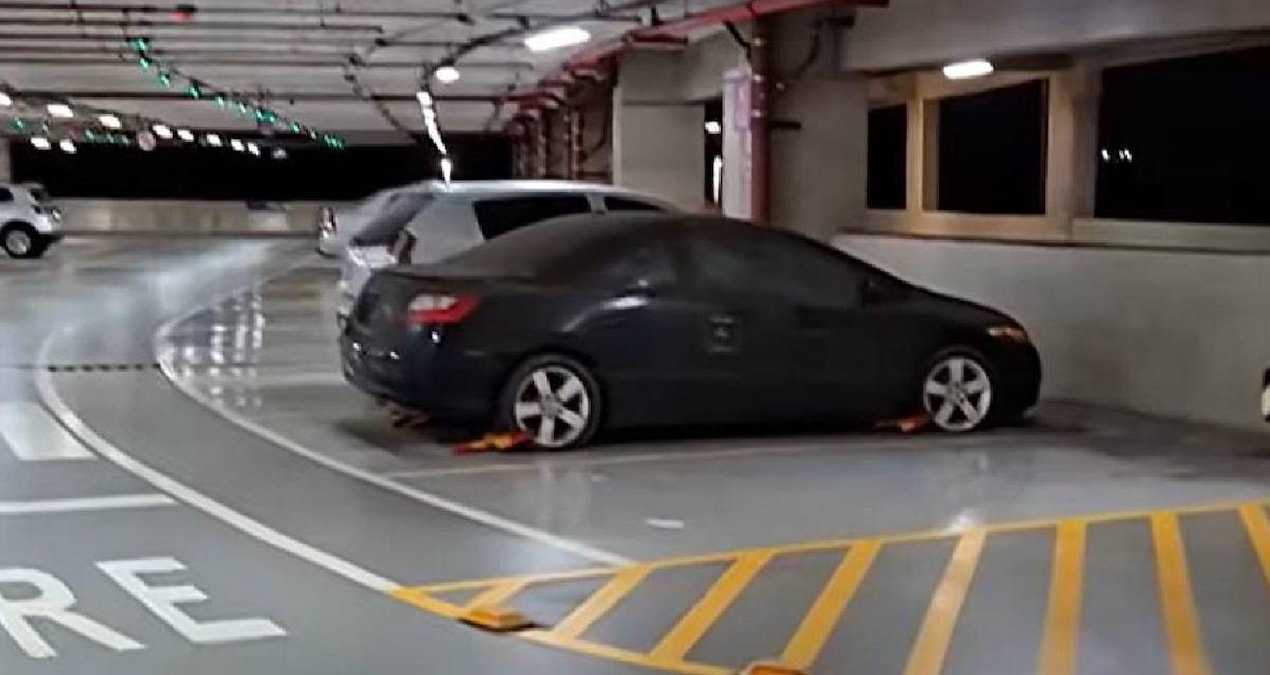 The car he left in the parking lot caused him trouble after 6 years - Last Minute