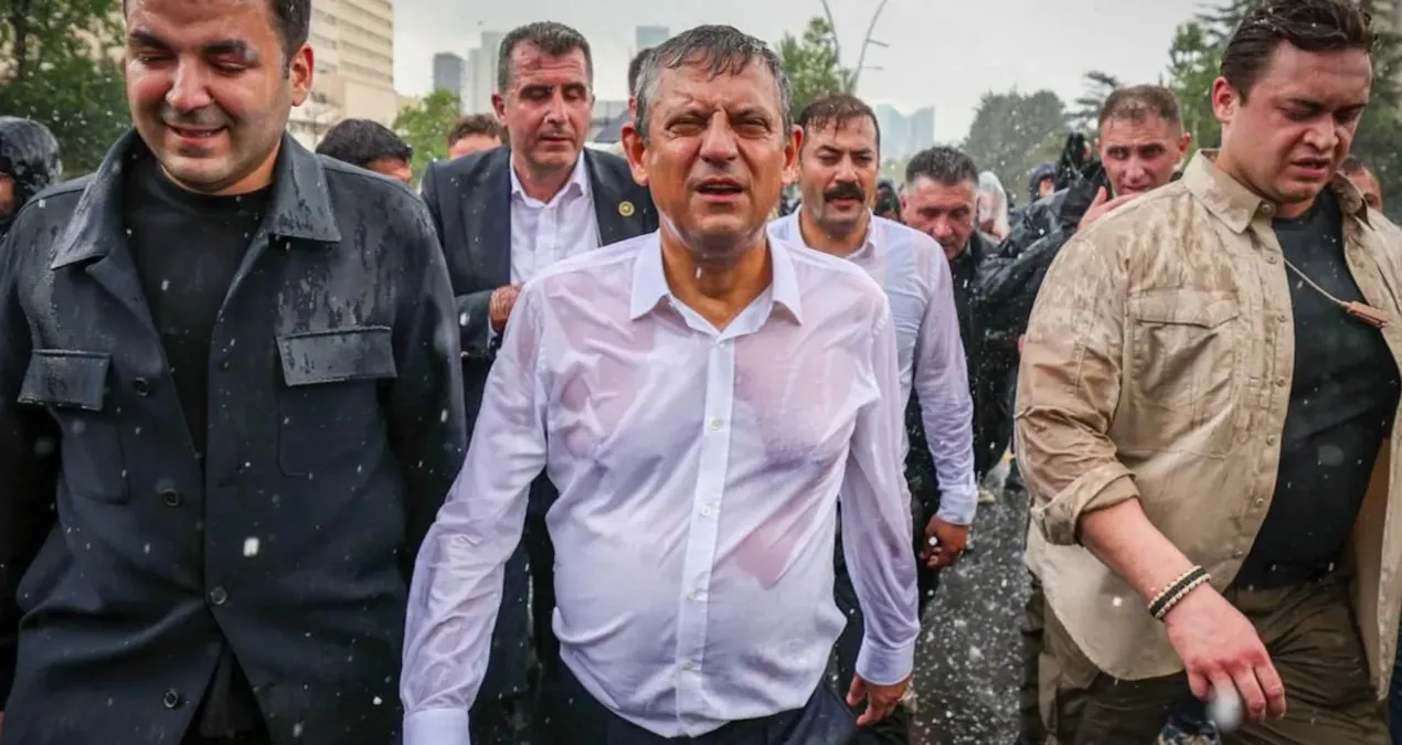 Kritik Açıklama: Özgür Özel, CHP'li vekillere böyle konuştu: "Otobüsümüz yok, imkanımız yok, paramız yok ama..