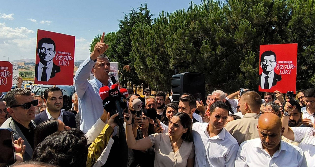 Özgür Özel announced in Silivri: 'İmamoğlu will not defend in the first hearing' - Last Minute