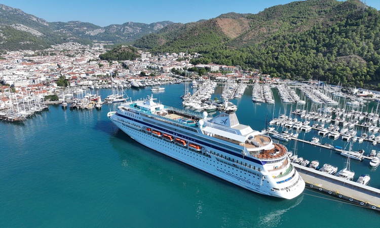 Palau bayraklı Astoria Grande, Muğla Marmaris'e 368 yolcuyla yanaştı - Son Dakika Bilgileri