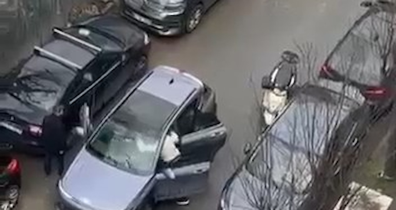 Gündemden Son Bilgiler: 'Park yeri' tartışması kanlı bitti; Saldırgan sokak ortasında linçe uğradı - En Son Ha