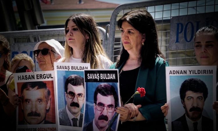 Son Gelişme: Pervin Buldan, 32 yıl önce öldürülen eşi Savaş Buldan cinayeti için Adalet Bakanlığına başvurdu -