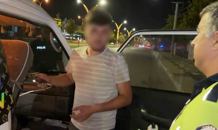 Gündemden Son Bilgiler: Polise Arıza Oyunu Bozulan Alkollü Sürücü Gözaltında - Son Dakika Haberleri: Gelişmele