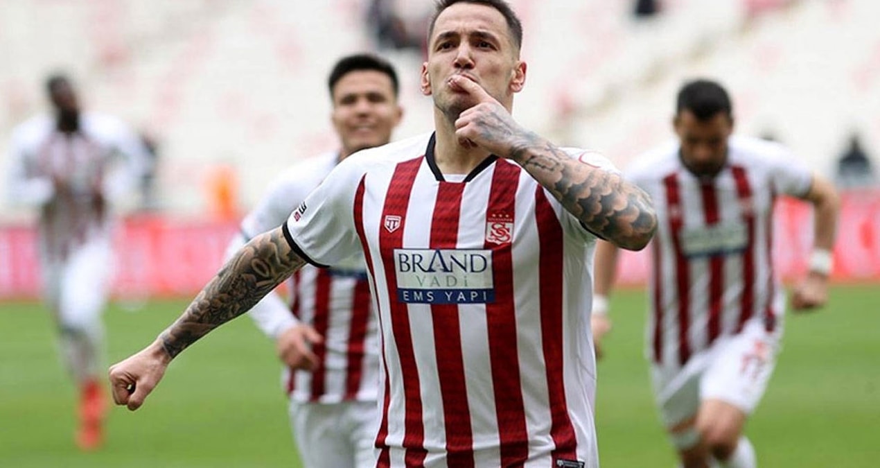Ayrıntılar Netleşti: Rey Manaj 'Sana bu paraları veremeyiz' diyen Sivasspor'a bu yüzden gelmiş - Son Dakika Ha