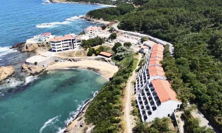 Sıcak Gündem: Riva’da talan edilen, bir dönem Milli Takım’ın da kamp yaptığı 186 odalı otel yıkılıyor - Son Da