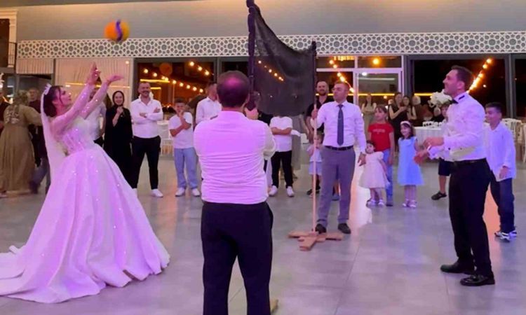 Sıcak Gündem: Rize'de Voleybol Aşkı: Düğünde File Kurup Oynadılar - Haberleri | İşte Tüm Ayrıntılar