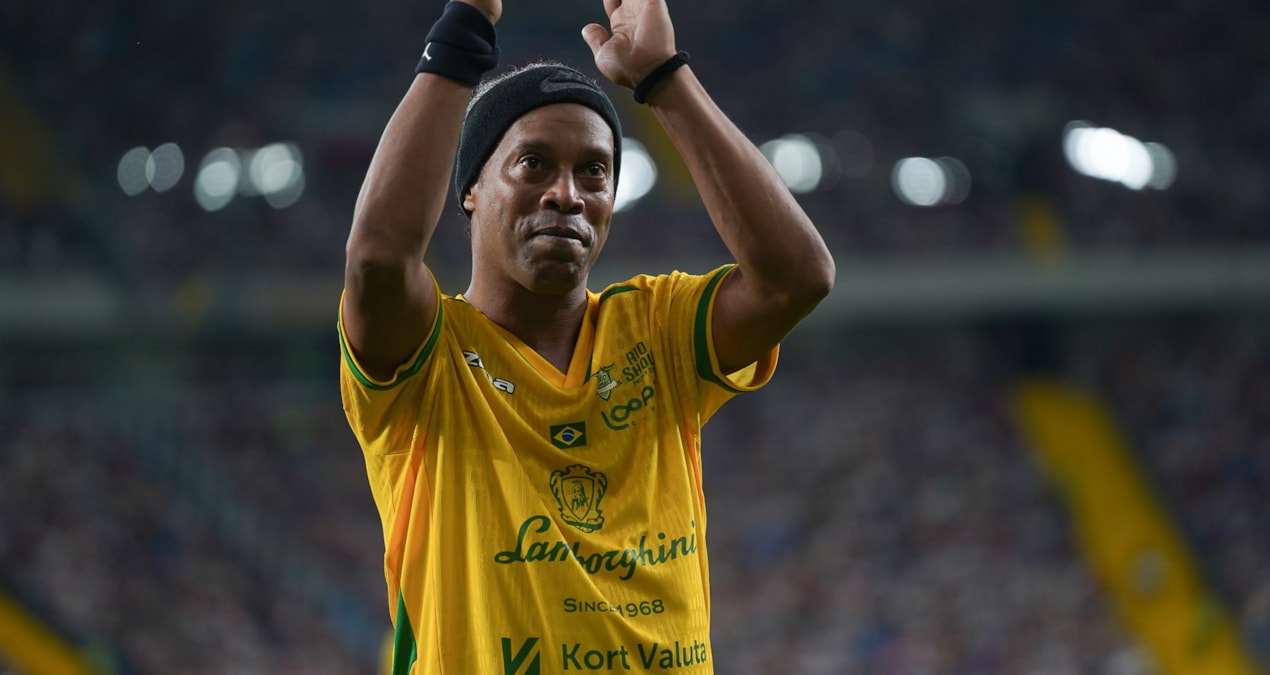 Sıcak Gündem: Ronaldinho futbola dönüyor! Eski Başakşehirli ile takım arkadaşı olacak - En Son Haber | İşte Tü