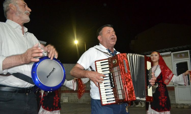 He does not give up his accordion to keep the Rumelian culture alive - Breaking News