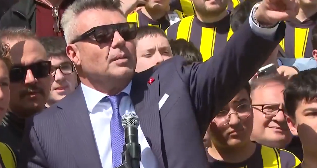 Son Gelişme: Sadettin Saran taraftara 'sizi stada sokmam' dedi, akıllara Aziz Yıldırım geldi - En Son Haber: G
