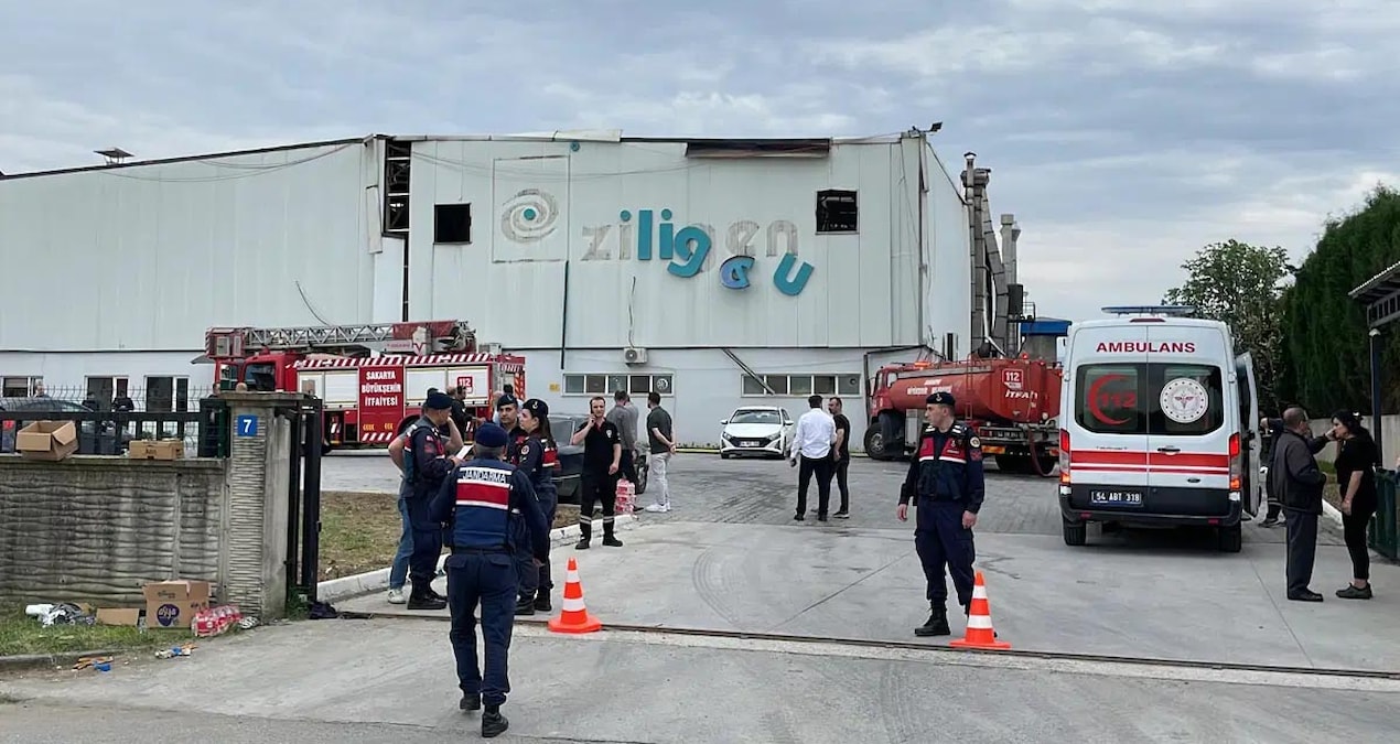 Sıcak Gündem: Sakarya Hendek’te fabrikada patlama: Çıkan yangında 8 işçi yaralandı - Haberleri | İşte Tüm Ayrı