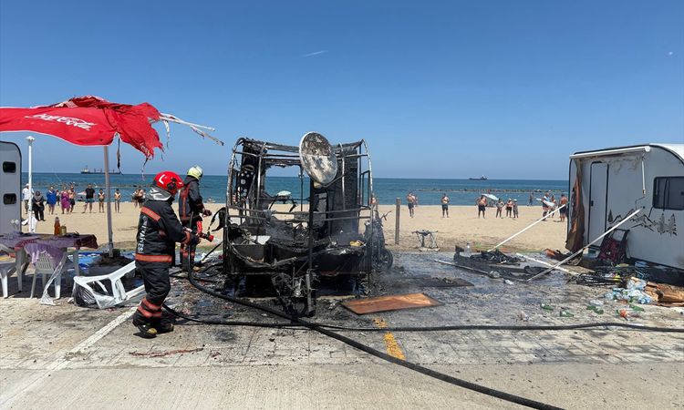 Caravans and motorcycles became unusable in the flames that broke out on the beach in Sakarya - News