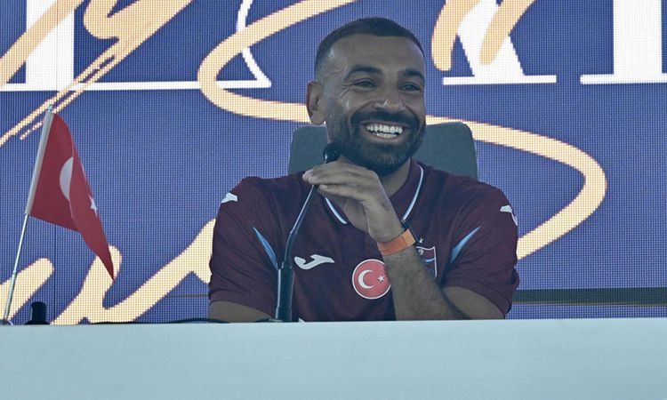 Kritik Açıklama: Salah yaklaşık 30 bin taraftarın önünde imzayı attı! İşte taraftarlara mesajı - Son Dakika