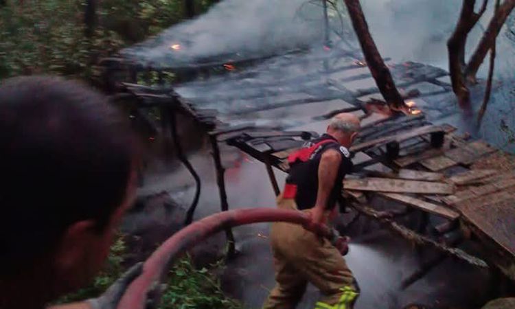 Gündemden Son Bilgiler: Samandağ'da Bahçe Yangını Kontrol Altına Alındı - Haberleri