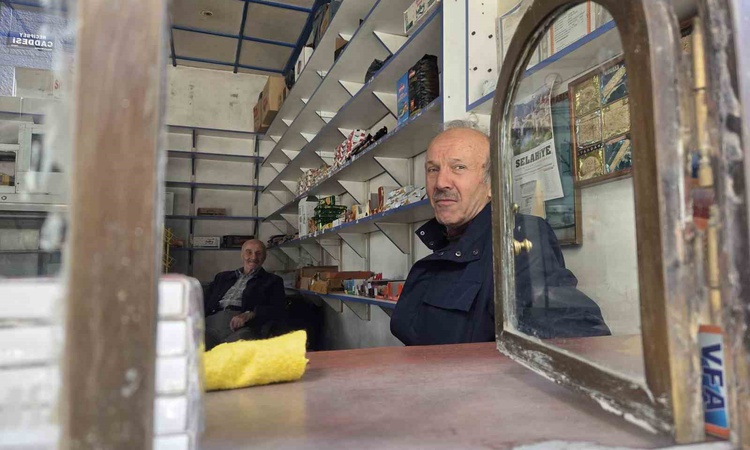 Samsun İlkadım'da 71 yıldır açık olan mahalle bakkalı kepenk kapatıyor