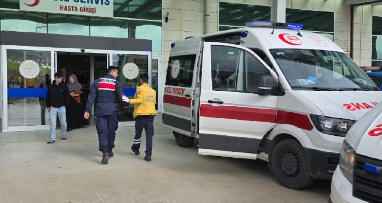 Ayrıntılar Netleşti: Samsun'da korkutan kaza: Öğrenci servisi direğe çarptı, 13 yaralı! - Son Dakika Haberleri