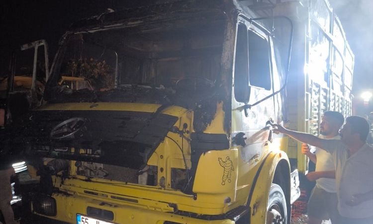 The flames in the truck parked in Samsun were extinguished - News