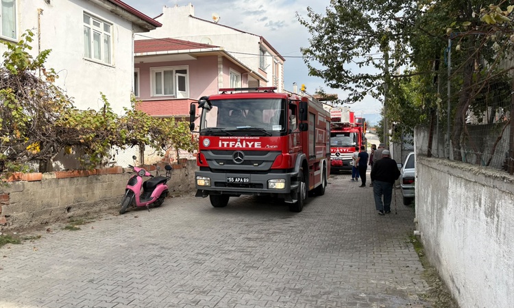 Samsun Vezirköprü'de yangında eşyalar kullanılamaz oldu, kedi yavrusu kurtarıldı ve Merak Edilenler
