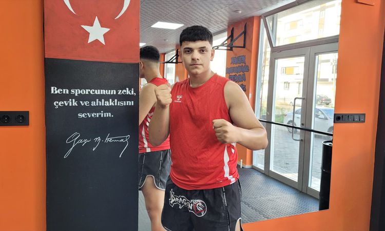 Sıcak Gündem: Samsunlu Genç Muaythai Sporcusu Taha Çiçek Dünya Şampiyonası'nda Türkiye'yi Temsil Edecek - Son