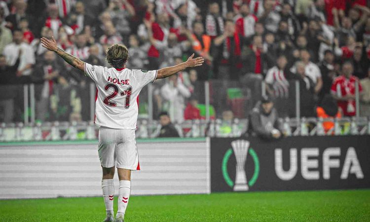 Ayrıntılar Netleşti: Samsunspor, Holse ile yollarını ayırdı - Son Dakika ve Merak Edilenler