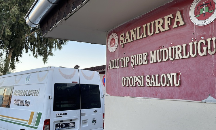 Şanlıurfa Bozova'da traktörden düşen çiftçi Hasan Demir (74) yaşamını yitirdi.