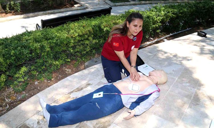 "AED" devices were put into service of citizens in Şanlıurfa - News