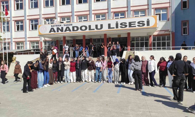 Sason Anadolu Lisesi'nde yeni öğrenciler için sonbahar etkinliği düzenlendi | İşte Tüm Ayrıntılar