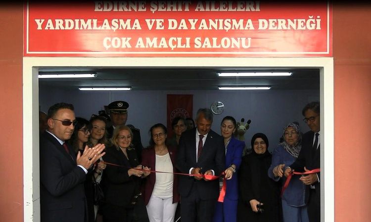 Handicraft exhibition of martyrs' families - Last Minute