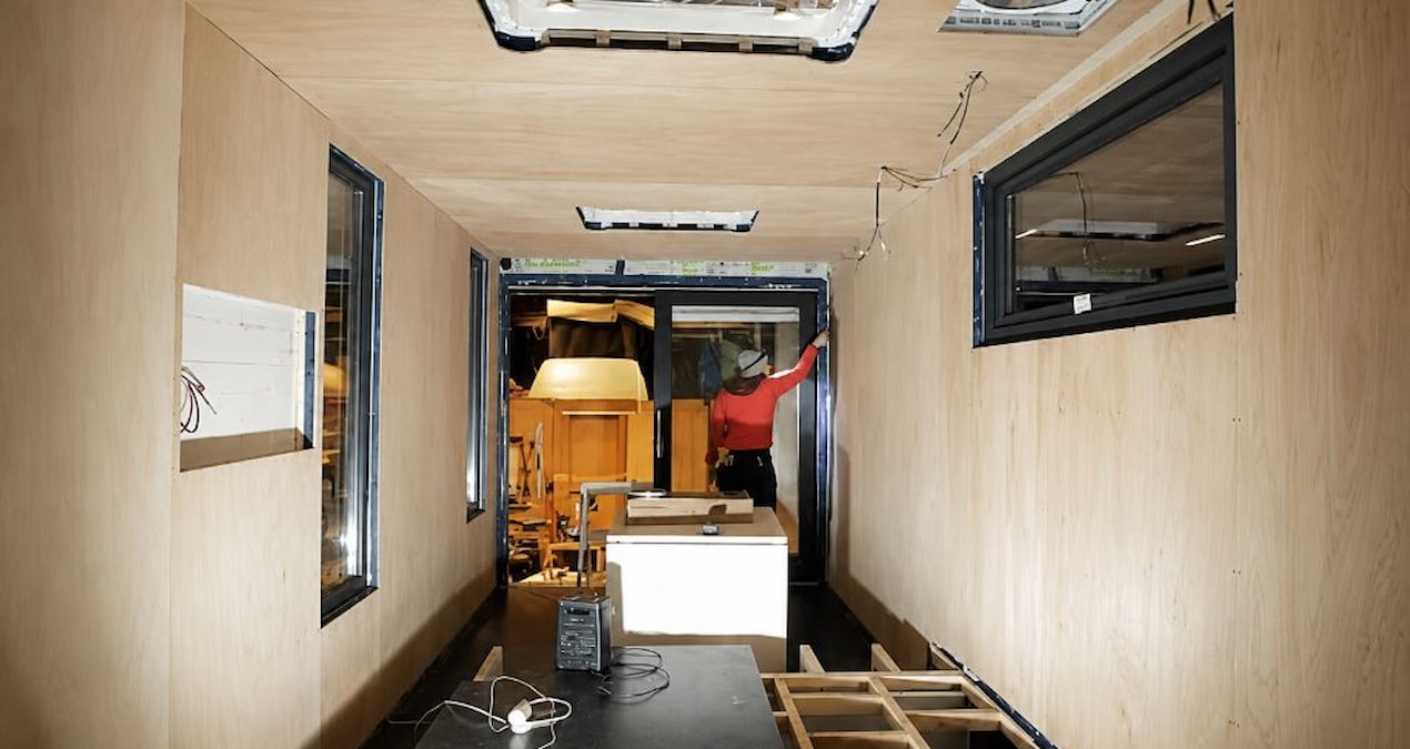 They paid a fortune and built a house from a truck, but they never thought it would happen - Last Minute