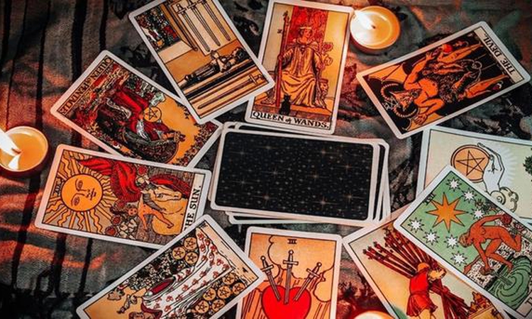Sıcak Gündem: 14 Eylül günlük tarot falı: 14 Eylül Pazartesi günü seni neler bekliyor? Günlük tarot kart açılı