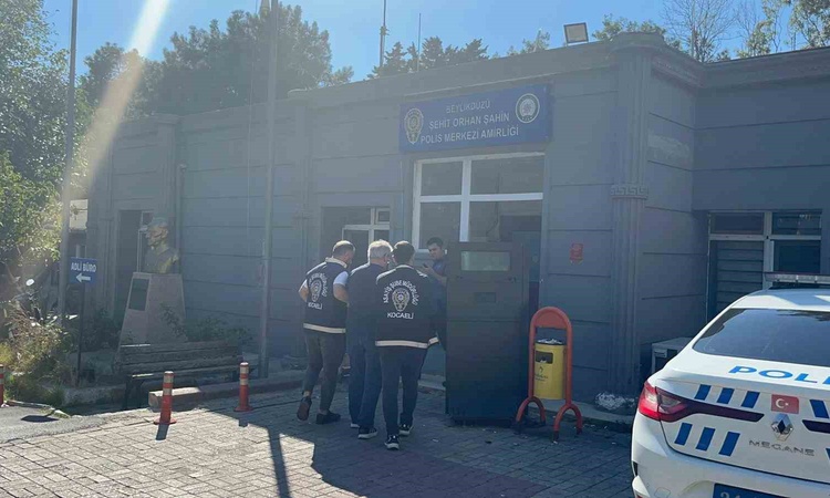 Sıcak Gündem: 8 yıl 11 ay hapis cezası olan firari, İstanbul Beylikdüzü'nde dükkanında yakalandı ve Merak Edil