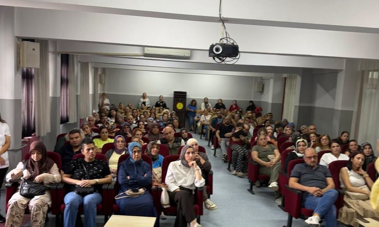 Sıcak Gündem: Adana'da lise velilerine okul-aile ve bilinçli medya eğitimi verildi: Gelişmeler Takip Ediliyor