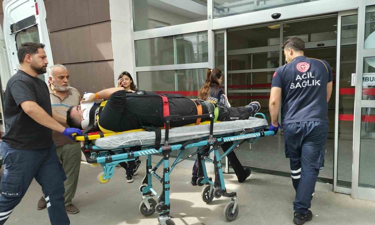 Sıcak Gündem: Adıyaman-Çelikhan karayolunda motosiklet devrildi, 1 kişi yaralandı