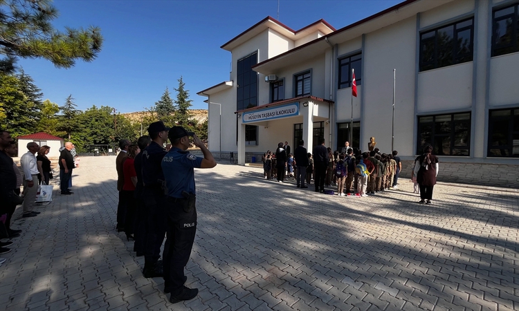 Sıcak Gündem: Ağın'da yeni eğitim öğretim yılı törenle resmen start aldı
