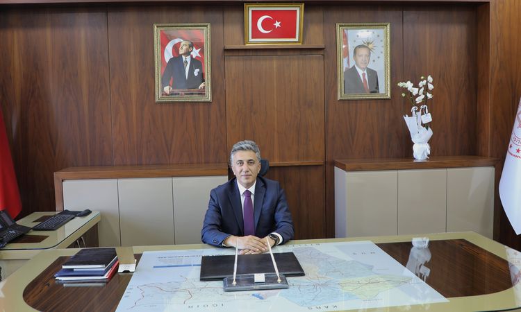 Sıcak Gündem: Ağrı İl Milli Eğitim Müdürü Abdulhaluk Çakan, 30 Ağustos Zafer Bayramı dolayısıyla bir mesaj yay
