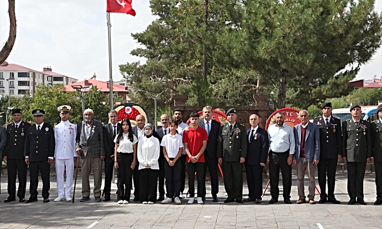 Sıcak Gündem: Ahlat'ta Gaziler Günü dolayısıyla tören düzenlendi - Son Dakika Bilgileri