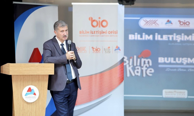 Sıcak Gündem: AİÇÜ Rektörü Prof. Dr. İlhami Gülçin Patnos'ta gençlere yapay zekayı anlattı
