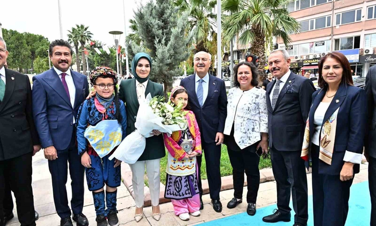 Sıcak Gündem: Aile ve Sosyal Hizmetler Bakanı Göktaş Denizli Valiliğine ziyaret etti | İşte Tüm Ayrıntılar