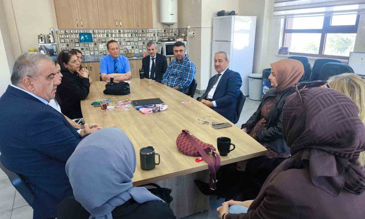 Sıcak Gündem: Akbaş Safranbolu’da öğretmenlerin sorunlarını dinledi - Son Dakika Bilgileri
