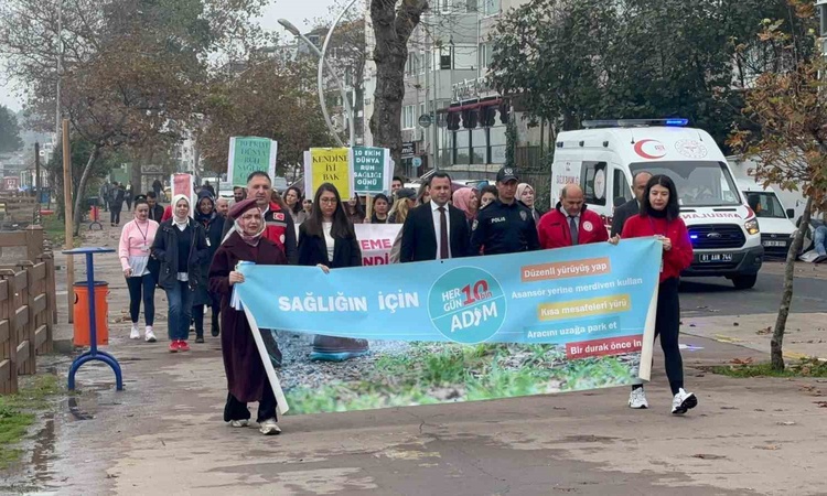 Sıcak Gündem: Akçakoca'da meme kanseri ve ruh sağlığı için düzenlenen yürüyüşe yoğun katılım oldu: Gelişmeler