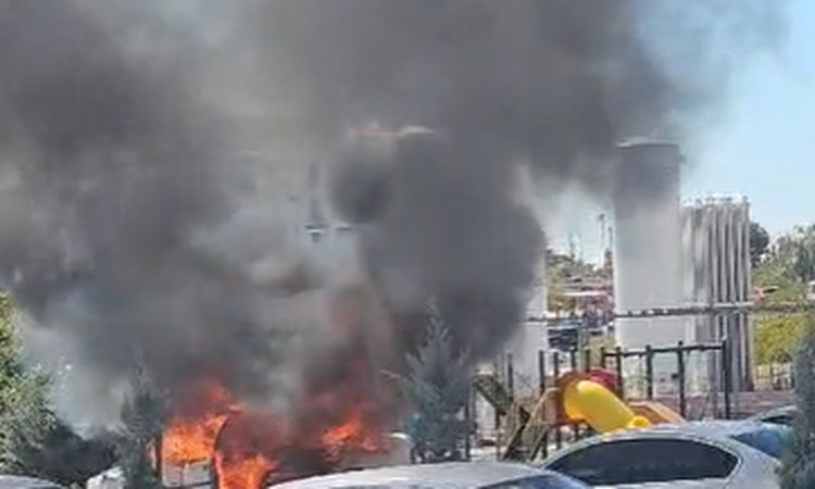 Sıcak Gündem: Aksaray'da Hastane Otoparkında Otomobil Alev Aldı - Son Dakika Bilgileri