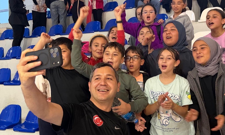 Sıcak Gündem: Alaçam'da Cumhuriyet Kupası Voleybol Turnuvası'nda Gençlik Merkezi şampiyon oldu ve Merak Edilen