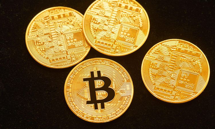 Sıcak Gündem: Altın çökerken Bitcoin farkını gösterdi: Gelişmeler Takip Ediliyor