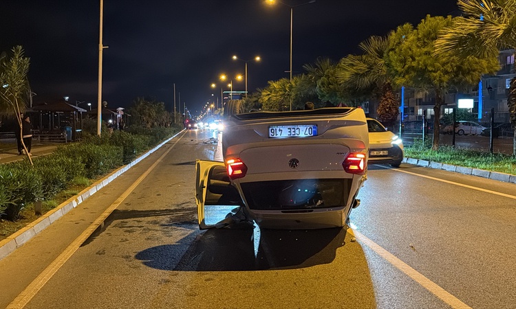 Sıcak Gündem: Antalya Alanya'da iki otomobil çarpıştı, 2 kişi yaralandı; birinin durumu ciddi