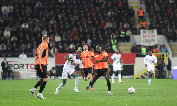 Sıcak Gündem: Arca Çorum FK, Süper Lig'in 8'inci haftasında Çaykur Rizespor'u 2-1 yendi ve Merak Edilenler