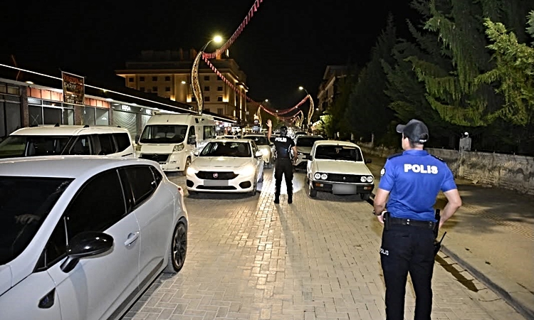 Sıcak Gündem: Asayiş uygulamasında 1 aranan şahıs yakalandı | İşte Tüm Ayrıntılar