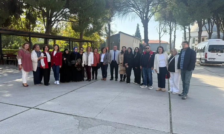 Sıcak Gündem: Aydın İl Tarım ve Orman Müdürlüğü, Söke'de kadın üreticilere iklim eğitimi verdi: Gelişmeler Tak