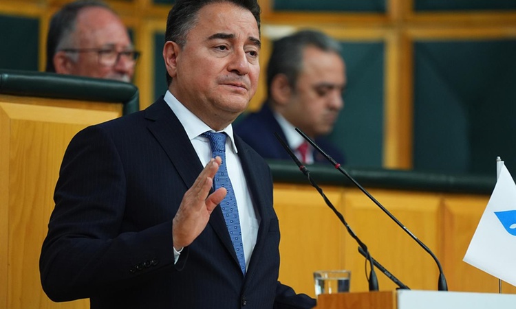 Sıcak Gündem: Babacan: Vurgunun faturası 150 milyar doları aştı, erime sürüyor | İşte Tüm Ayrıntılar
