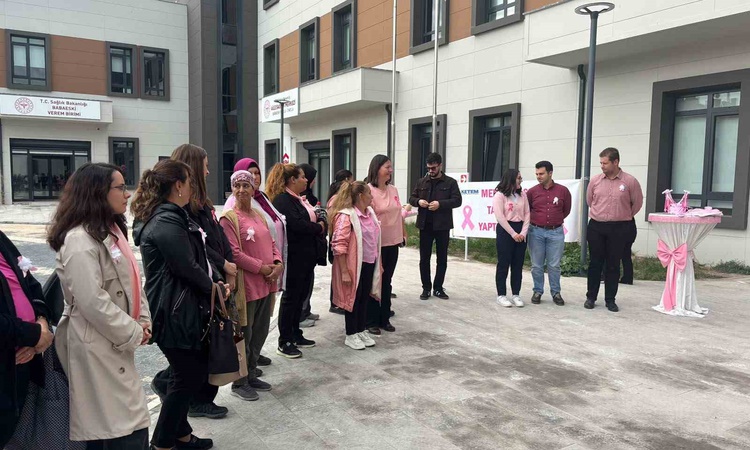 Sıcak Gündem: Babaeski'de pembe balonlu etkinlikte meme kanserinde erken teşhis vurgulandı